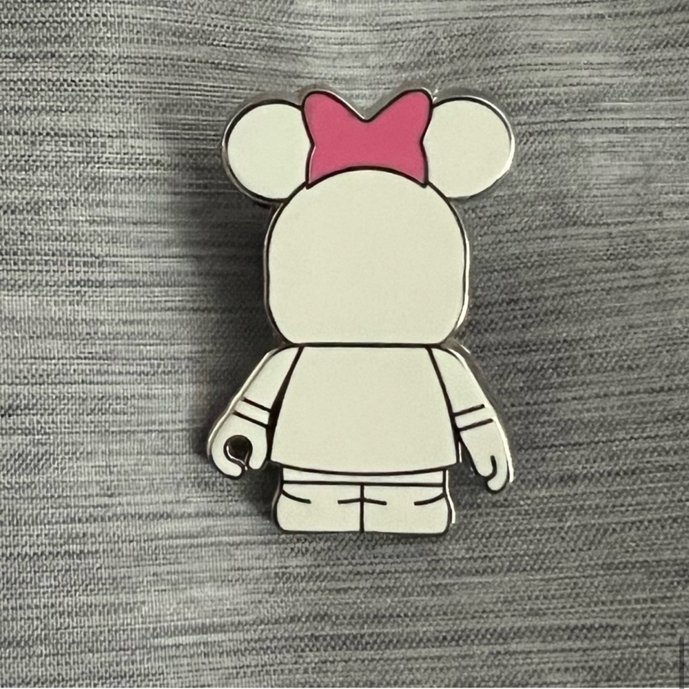 Disney Pin- White Vinylmation Blank & Pink Bow